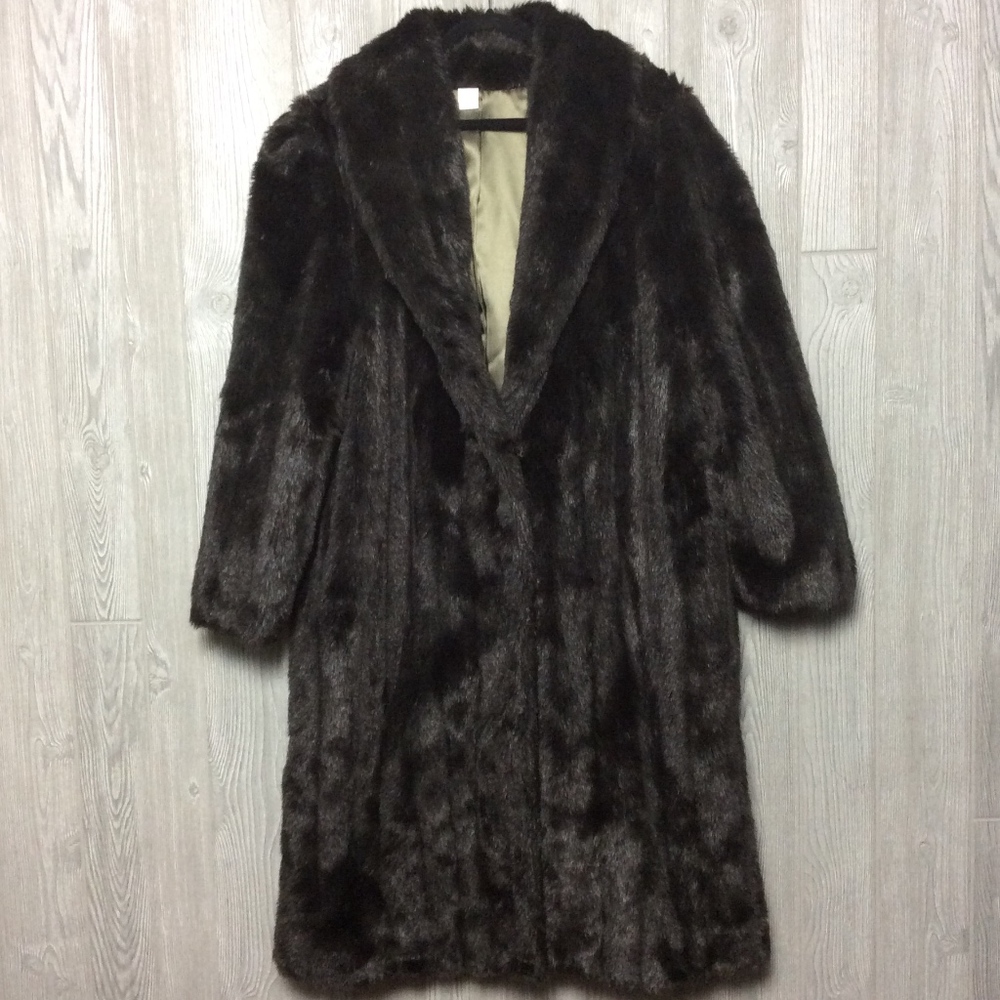 Vintage Beautiful Fake Fur XL STUNNING Coat